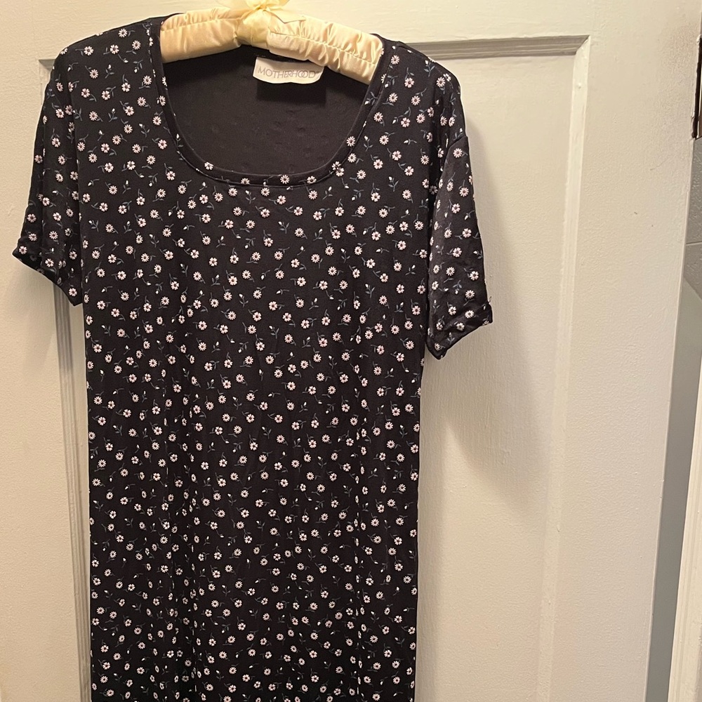 Floral maternity dress